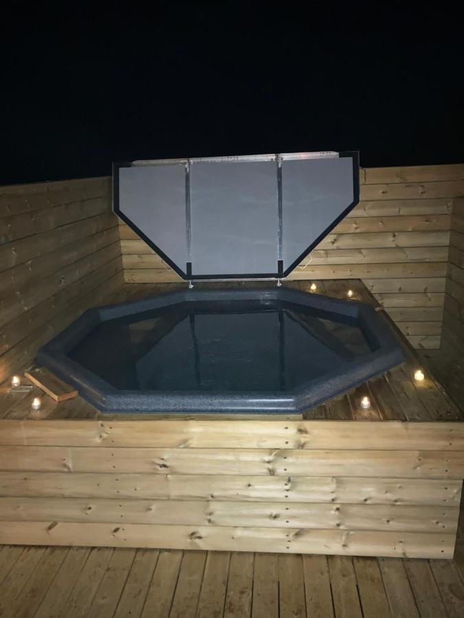 Iceland Inn Lodge, Entire Place With Hot Tub. เซลฟอส ภายนอก รูปภาพ